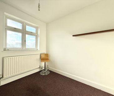 4 bedroom terraced house to rent - Photo 3
