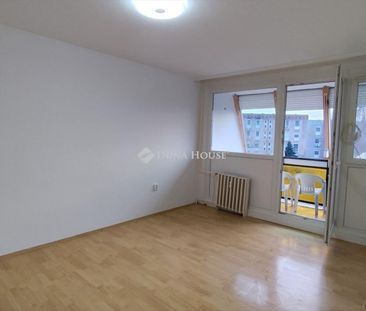 Kiadó jó állapotú panel lakás - Pécs - Fotó 6