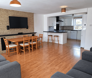 7 bedroom detached house to rent - Photo 1
