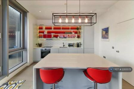 1 bedroom in a flat share to rent - Photo 4