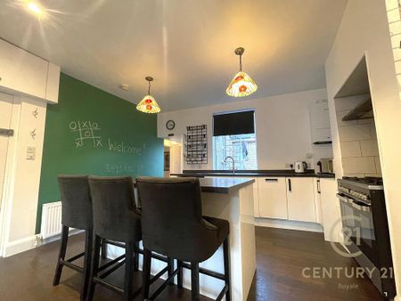 4 bedroom apartment to rent - Photo 5