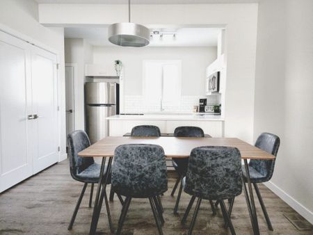 Edmonton Unfurnished duplex Rental in Westmount - 13020 113 Ave NW- Main - Photo 2