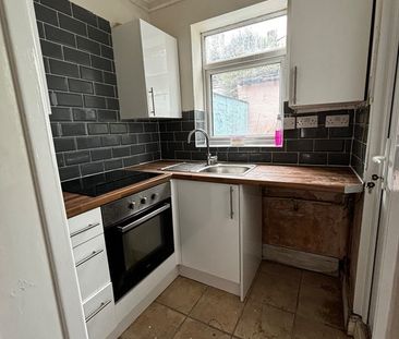 2 Bed Terraced House, Wycherley Road, CH42 - Photo 2