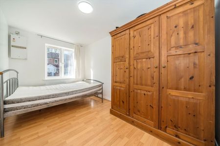 Blackburn Way, TW4, London - Photo 3