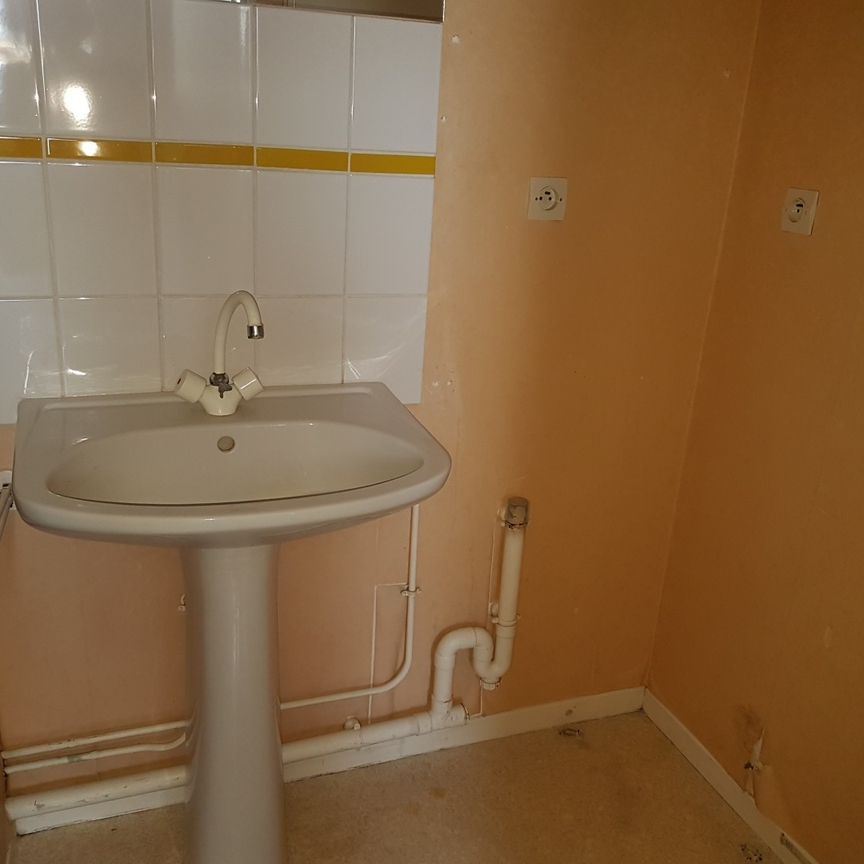 Location Appartement 2 pièces 31m² LENS 62300 - Photo 1