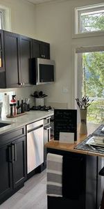 $2400/1BR- Tranquil, Waterfront, Furnished Cottage (Sandy Hook) - Photo 4