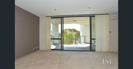 Luxury Riverside Living - Photo 2