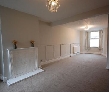 3 bedroom end of terrace house to rent - Photo 1