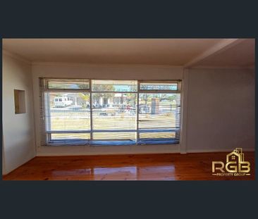 Charming Three-Bedroom Home in Ingle Farm – Perfect for Family Living! - Photo 1