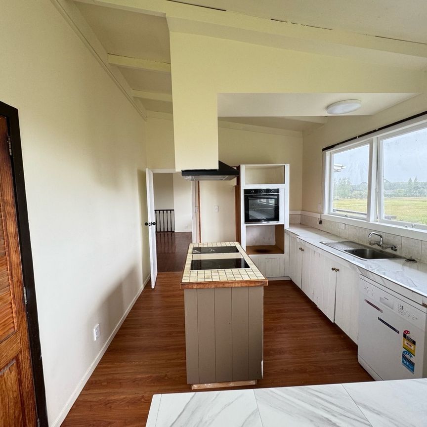 Semi lifestyle home in Alfriston Rd - Photo 1