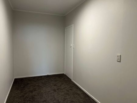 2 Bedroom Unit with Study | Power & Water Included! - Photo 2