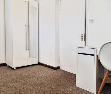 Rowan Close, Ealing, W5 4AL - Photo 1