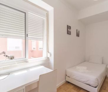 Rooms for rent in 4-bedroom apartment in São Domingos De Benfica - Foto 4