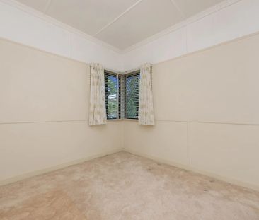 Charming Low-Maintenance Home in Quiet Holland Park West Street - Photo 3