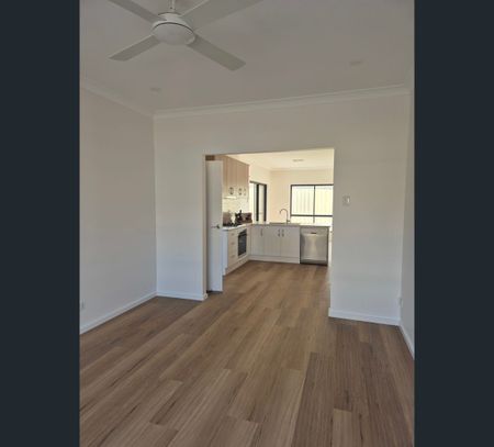 2/11 View Street, Murray Bridge, SA 5253 - Photo 4