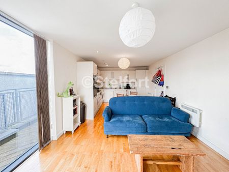 Axminster Road, N7, London - Photo 2