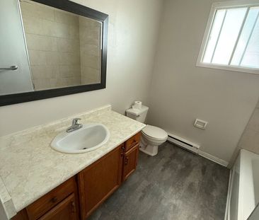 For Lease - 338 Malaga Road Unit# 1, Oshawa, Ontario - Photo 6