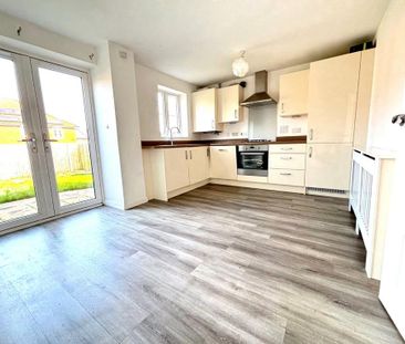 3 bedroom semi-detached house to rent - Photo 5