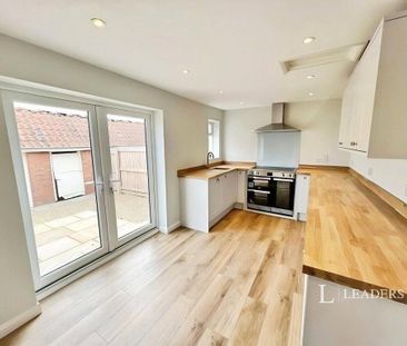 2 bedroom semi-detached house to rent - Photo 4