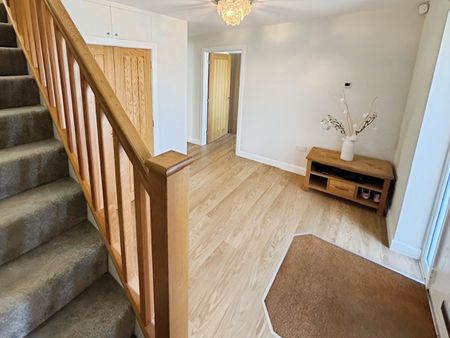 Woodland Avenue, Hutton, CM13 - Photo 4