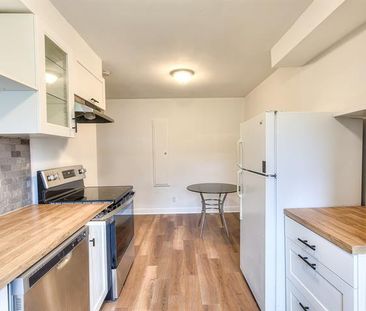 9125 Av. de l'Esplanade - Photo 2