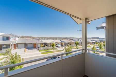 Three Bedroom Terrace in Central Location - Photo 4