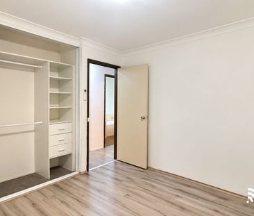 Comfortable Family Living in a Convenient Cranebrook Location - Photo 1
