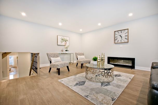 For Lease - 106 Danjohn Crescent, Toronto, Ontario - Photo 1