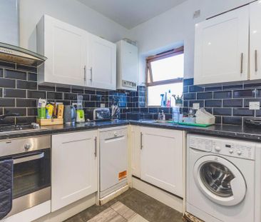 2 bedroom flat to rent - Photo 6