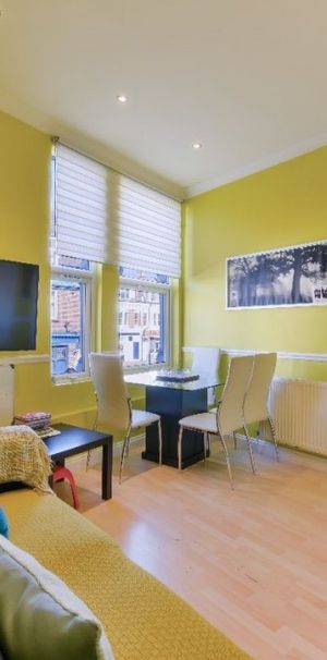 2 Bed Flat, Greyhound Lane, SW16 - Photo 1