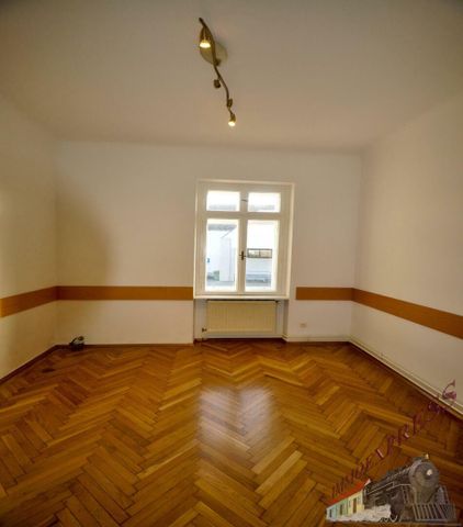 Villa in gut frequentierter und sichtbarer Lage! Ideal als Rechtsanwaltskanzlei oder Praxisraum und dgl. geeignet - Photo 4