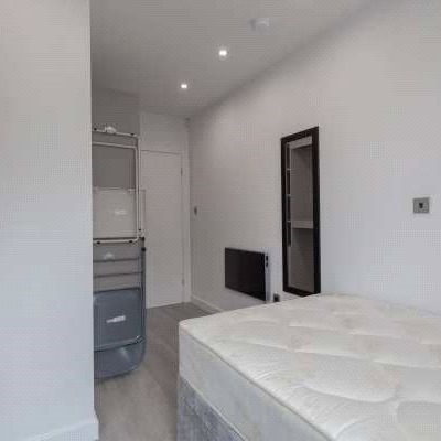 3 Damside Road, Huddersfield, HD4 - Photo 1