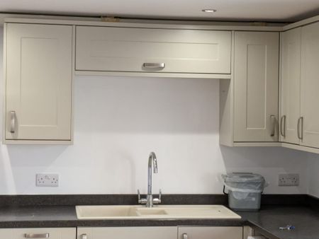 Spacious 2 Bed Flat with Garden To Let in Whimple – Located in the Centre of Sought After Village - Photo 4