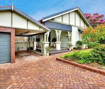 Well Presented, Character Filled, Period Style 4-5 Bedroom Family H... - Photo 3