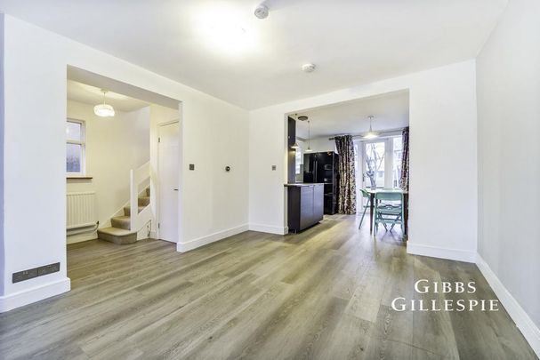 4 bedroom terraced house to rent - Photo 1