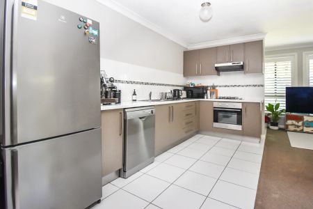 Conveniently Located and Packed with Features! - Photo 4