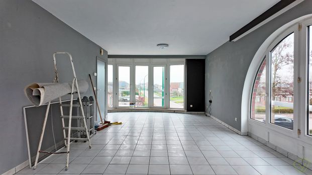 Ruime en lichtrijke duplex op een rustige locatie in Bassevelde! - Foto 1