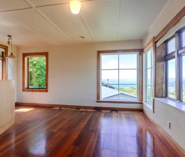 3 Bedroom Home in Brooklyn - Photo 1