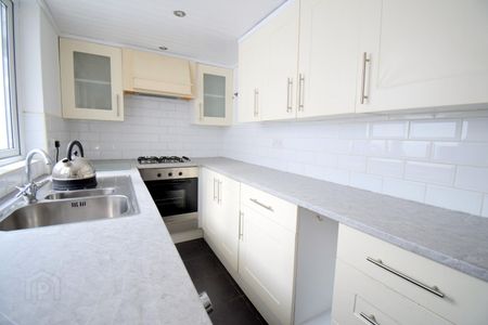 137 Rosebery Road, BT68JB, Belfast - Photo 2