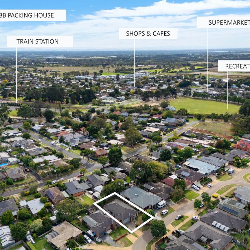 Comfortable Family Living in a Quiet Tyabb Location - Photo 2