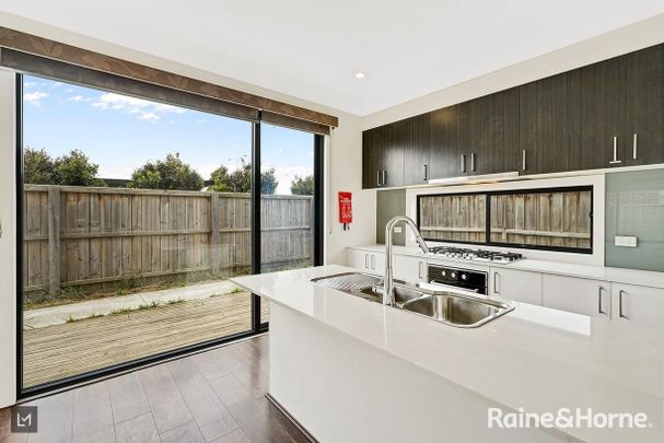 Affordable living in Clyde North (Shared Accommodation)!! - Photo 1