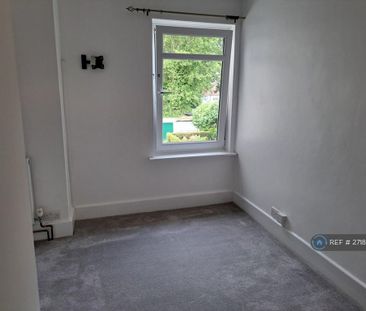 2 bedroom end of terrace house to rent - Photo 4