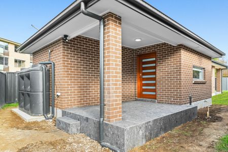 Modern & Spacious Two Bedroom Granny Flat! - Photo 3