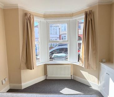 4 bedroom terraced house to rent - Photo 5