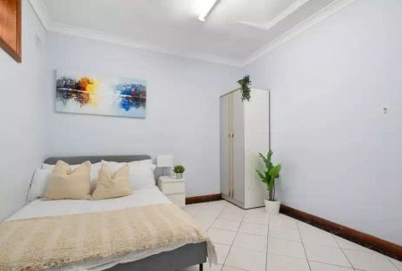 Room 1 - Photo 5