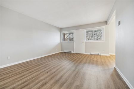 For Lease - 2350 Queensway Drive Unit# 3, Burlington, Ontario - Photo 3