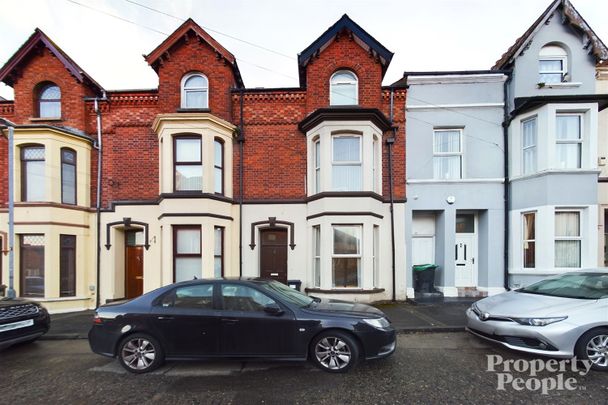 APT 1, 12 Allworthy Avenue, Belfast, BT14 6BU - Photo 1