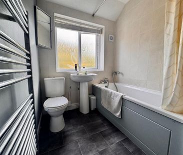 3 bedroom semi-detached house to rent - Photo 1