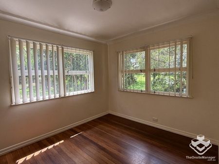 Charming 3-Bedroom Home on Expansive 1,348mÂ² Block in Salisbury - Photo 5