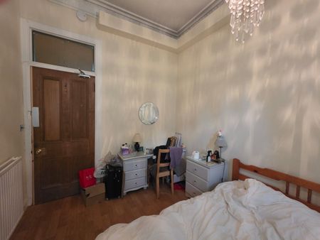 3 Bed Flat, Marchmont Crescent, EH9 - Photo 2